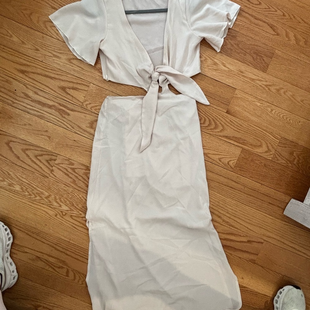 Ivory Tie-Front Maxi Dress - Picture 6 of 8